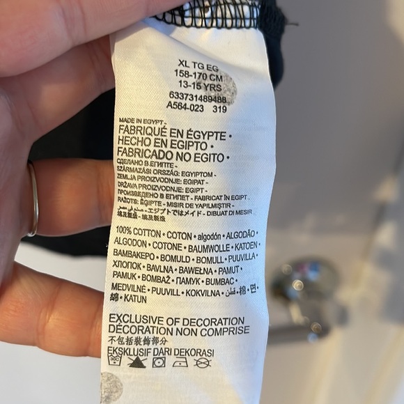 NWOT Levi’s t-shirt 100% cotton - Picture 5 of 6